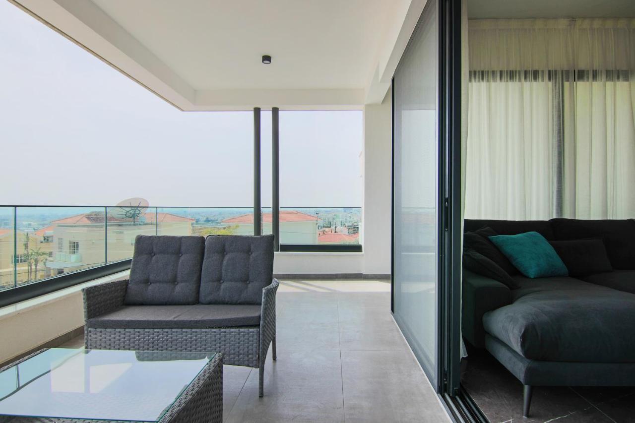 Apartment Phaedrus Living: View Anna 102
